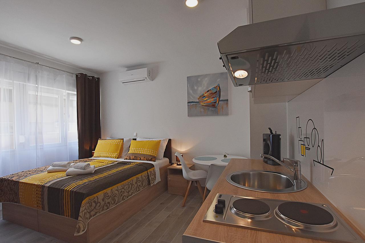 זאדאר Borna & Roko Apartments Free Parking מראה חיצוני תמונה